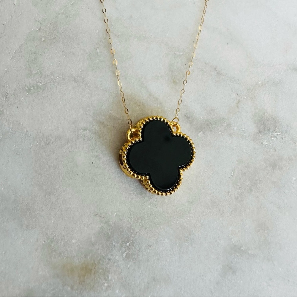 18k Saudi Elegant Black and Gold Clover Jewelry Set - Picture 4 of 15